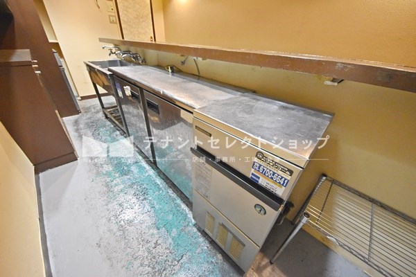 貸店舗・事務所　大阪市 平野区加美北１丁目　広さ約６坪　スナック跡　路面店　角区画　フローララポルテ その他