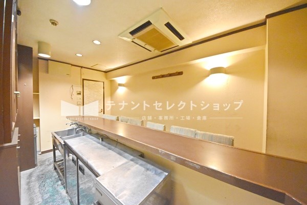 貸店舗・事務所　大阪市 平野区加美北１丁目　広さ約６坪　スナック跡　路面店　角区画　フローララポルテ その他