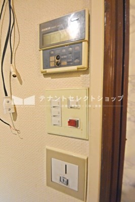 貸店舗・事務所　大阪市 平野区加美北１丁目　広さ約６坪　スナック跡　路面店　角区画　フローララポルテ その他
