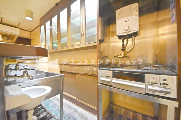 貸店舗・事務所　大阪市 平野区加美北１丁目　広さ約６坪　スナック跡　路面店　角区画　フローララポルテ ベッドルーム
