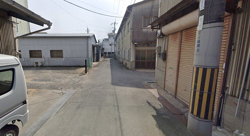 貸工場・倉庫　東大阪市 若江東町６丁目　広さ約３３坪　平屋建て　電動シャッターあり その他