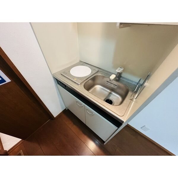 貸店舗・事務所　大阪市 平野区長吉六反３丁目　広さ約１０坪　小売店跡　トイレあり　路面店　角区画　長吉六反店舗 キッチン
