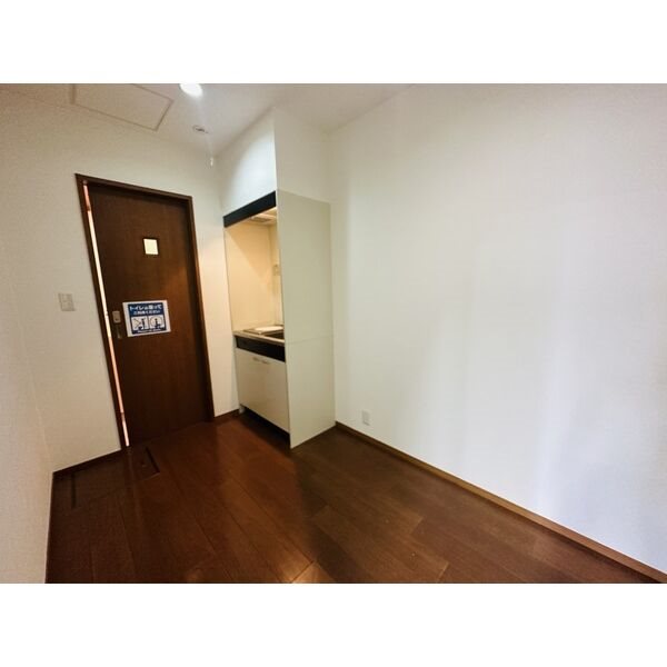 貸店舗・事務所　大阪市 平野区長吉六反３丁目　広さ約１０坪　小売店跡　トイレあり　路面店　角区画　長吉六反店舗 その他