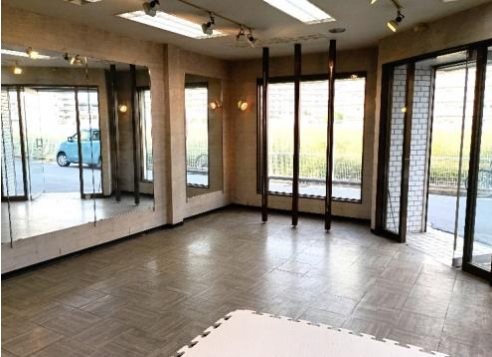 貸店舗・事務所　大阪市 平野区 瓜破西２丁目　店舗付住宅　広さ34坪　角地　飲食店不可 その他