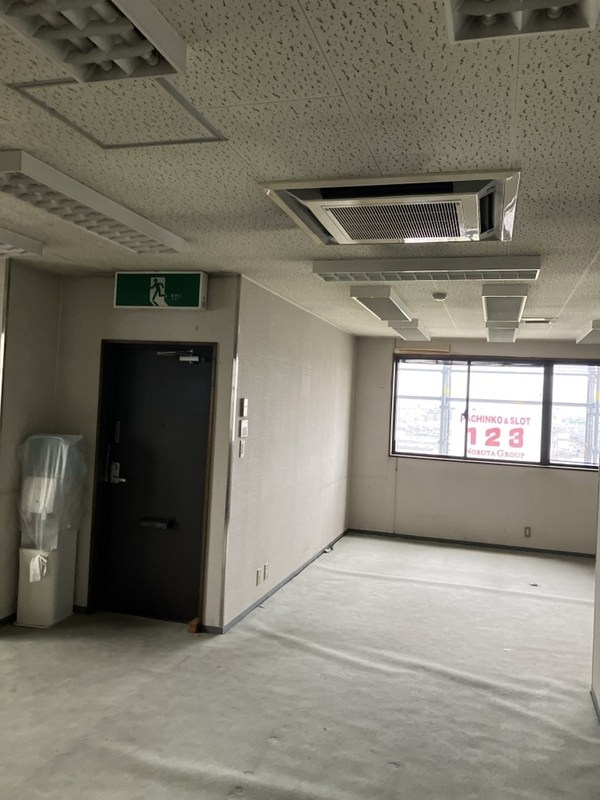貸店舗・事務所　大阪市平野区 長吉出戸６丁目　広さ約１０５坪　EVあり　トイレあり　飲食不可　コンフォール長吉 その他