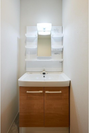 貸店舗・事務所　大阪市　平野区加美東1丁目　【新築】　広さ延べ約２５坪　トイレあり　平野加美ガレージハウス 洗面所