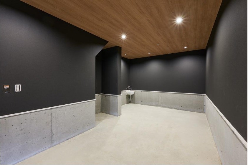 貸店舗・事務所　大阪市　平野区加美東1丁目　【新築】　広さ延べ約２５坪　トイレあり　平野加美ガレージハウス 玄関