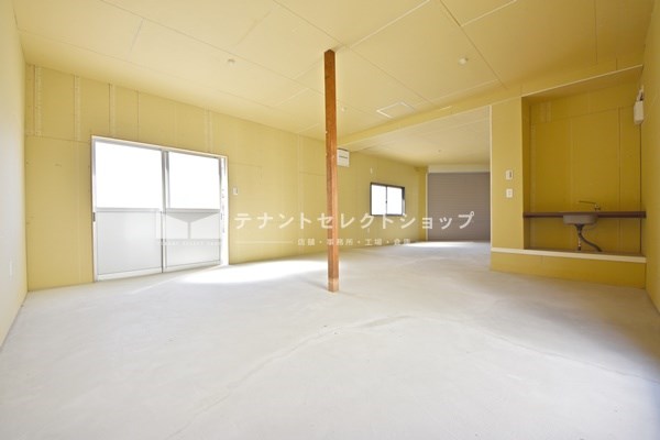 貸店舗・事務所　大阪市平野区 瓜破５丁目　広さ約１４坪　トイレあり　角地　重飲食可 その他