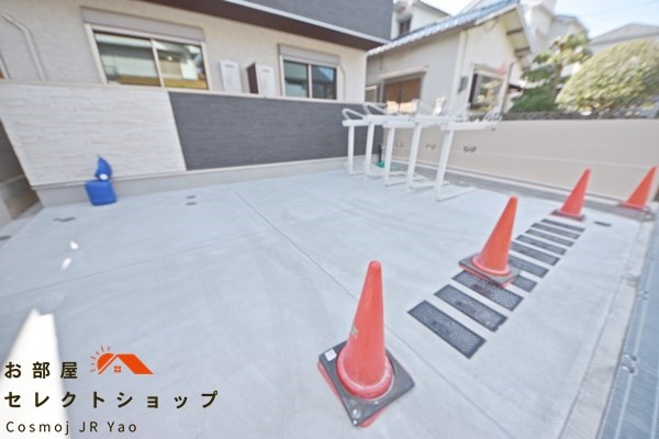クレスト高安 駐車場