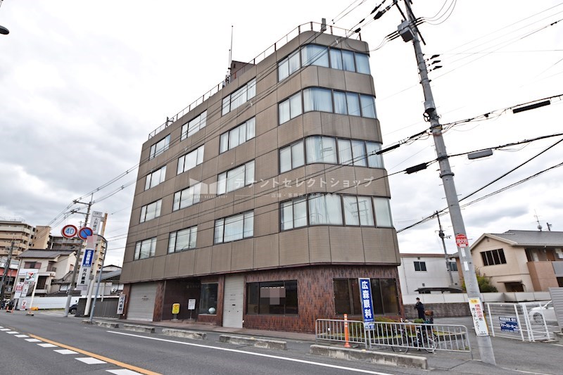 貸店舗・事務所　八尾市 弓削町１丁目 広さ約３０坪　EVあり　大和ビル 玄関