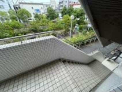 貸店舗・事務所　大阪市 平野区瓜破２丁目　広さ約８７坪　オフィス使用居抜き　阪谷門１番館 その他
