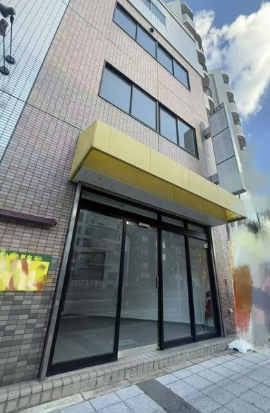 貸店舗・事務所　大阪市平野区 平野馬場２丁目　広さ約１０坪　トイレあり　路面店　西脇ビル 玄関