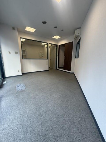 貸店舗・事務所　大阪市平野区 平野馬場２丁目　広さ約１０坪　トイレあり　路面店　西脇ビル リビング