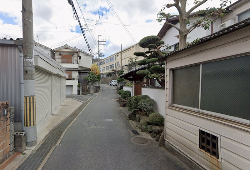 貸工場・倉庫 東大阪市 日下町７丁目　広さ約１３坪　トイレあり　シャッターガレージ リビング