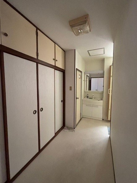貸店舗・事務所　東大阪市 高井田西１丁目　広さ延べ約１５２坪　EVあり　準工業地域 その他