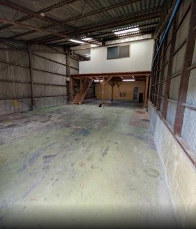 貸工場・倉庫　東大阪市 荒川３丁目　広さ延べ約３７坪　トイレ・キッチン台あり　布施倉庫事務所 玄関
