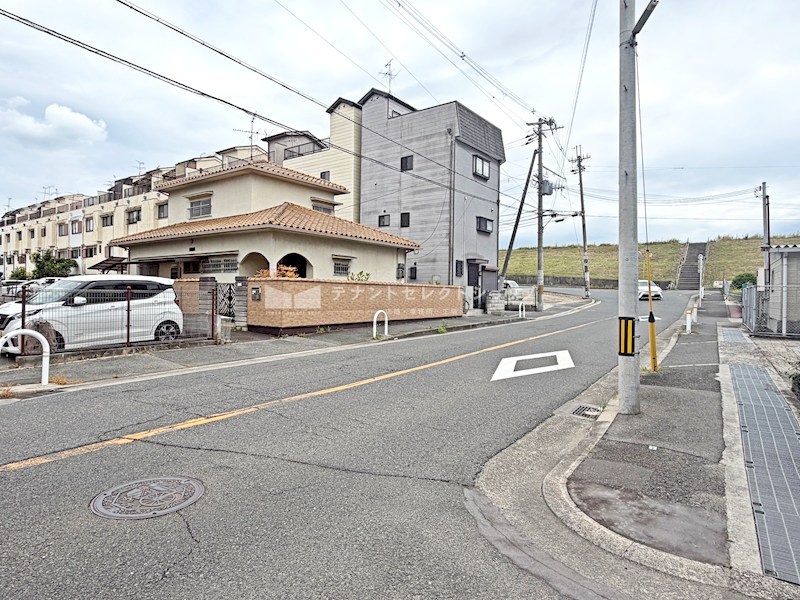 貸店舗・事務所　八尾市 沼３丁目　広さ約１３坪　敷地内駐車場あり　ヨシカワビル その他