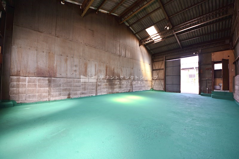 貸倉庫・事務所　八尾市 高美町６丁目　広さ約１５坪　平屋建て　八尾高美町倉庫 外観