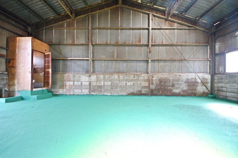 貸倉庫・事務所　八尾市 高美町６丁目　広さ約１５坪　平屋建て　八尾高美町倉庫 その他