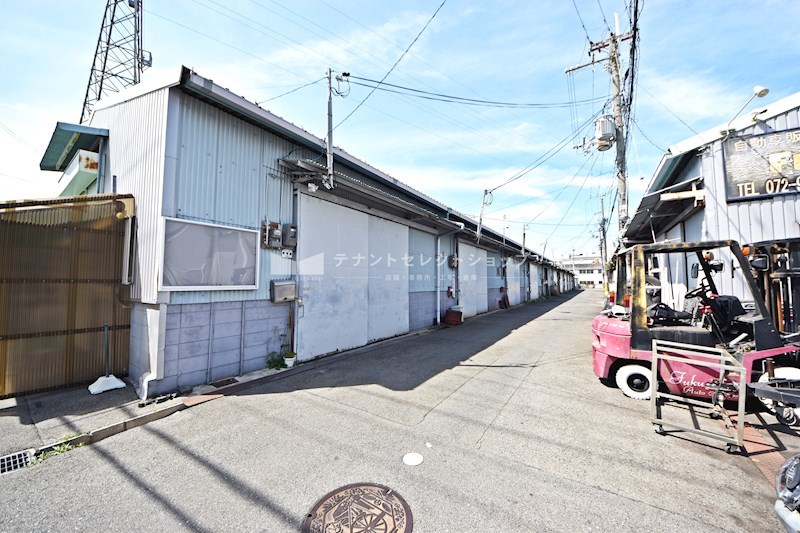 貸倉庫・事務所　八尾市 高美町６丁目　広さ約１５坪　平屋建て　八尾高美町倉庫 その他