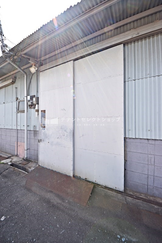 貸倉庫・事務所　八尾市 高美町６丁目　広さ約１５坪　平屋建て　八尾高美町倉庫 その他