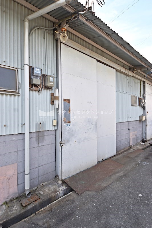 貸倉庫・事務所　八尾市 高美町６丁目　広さ約１５坪　平屋建て　八尾高美町倉庫 その他