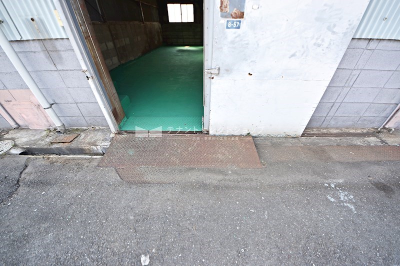 貸倉庫・事務所　八尾市 高美町６丁目　広さ約１５坪　平屋建て　八尾高美町倉庫 その他