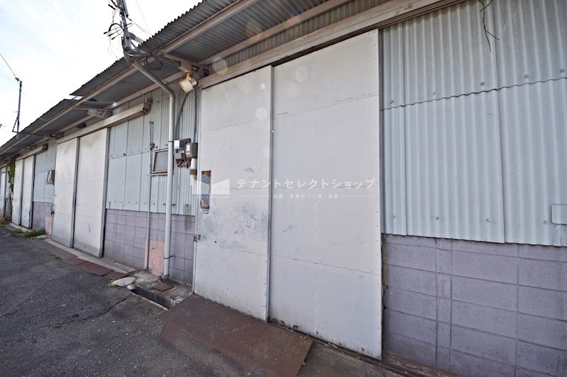 貸倉庫・事務所　八尾市 高美町６丁目　広さ約１５坪　平屋建て　八尾高美町倉庫 その他