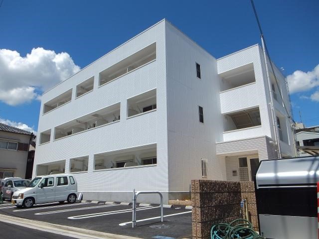 ラージ 外観