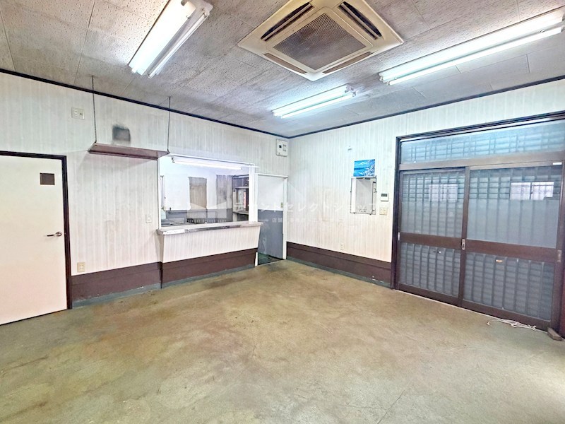 貸店舗・事務所　八尾市 太田新町１丁目　広さ約１０坪　角地　工業地域 リビング