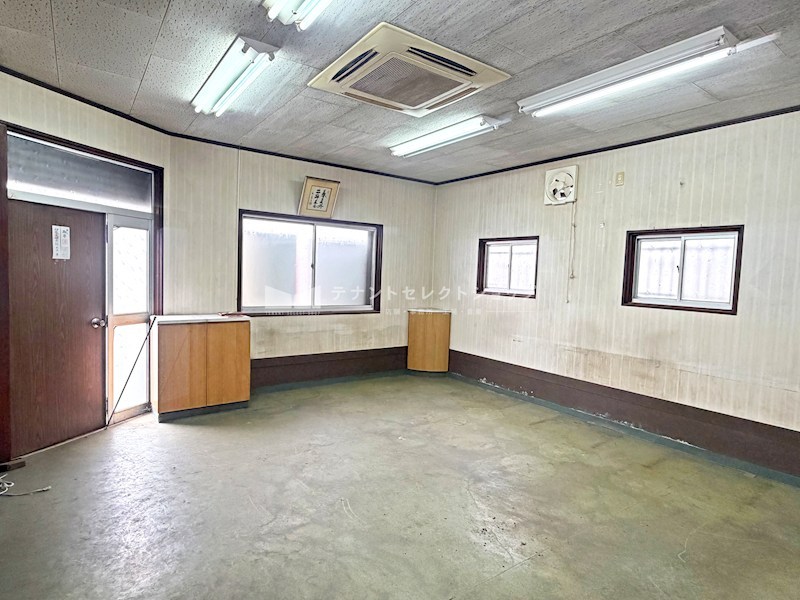 貸店舗・事務所　八尾市 太田新町１丁目　広さ約１０坪　角地　工業地域 ベッドルーム
