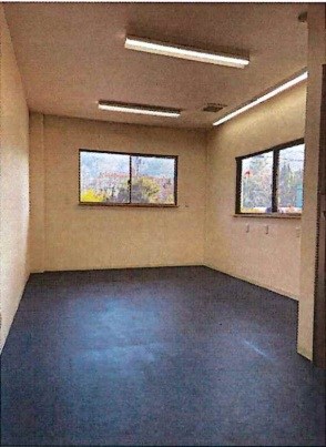 貸倉庫・事務所　八尾市 服部川１丁目　広さ延べ２５８坪　駐車６～７台可　旧外環状線沿い　服部川倉庫 リビング