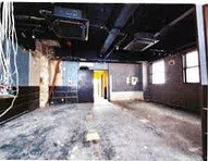 貸店舗・事務所　東大阪市 足代新町　広さ延べ約５４坪　トイレあり　一棟貸し 玄関