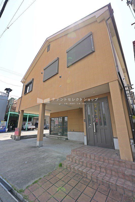 貸店舗・事務所　柏原市 古町３丁目　広さ延べ約４８坪　駐車７台可　角地　作業場付き住居 その他
