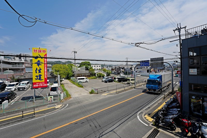 貸店舗・事務所　柏原市 古町３丁目　広さ延べ約４８坪　駐車７台可　角地　作業場付き住居 その他