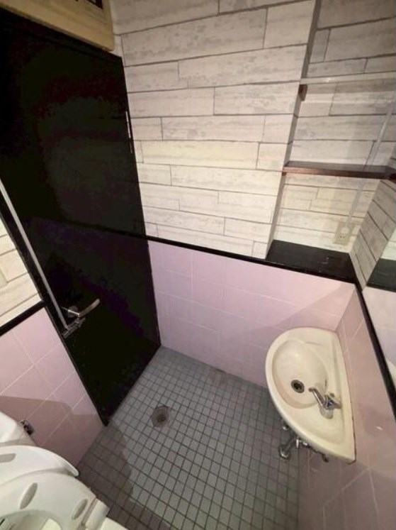 貸店舗・事務所　大阪市平野区 瓜破東２丁目　広さ約８坪　飲食可　EVあり　トイレあり　レバランス瓜破東 その他