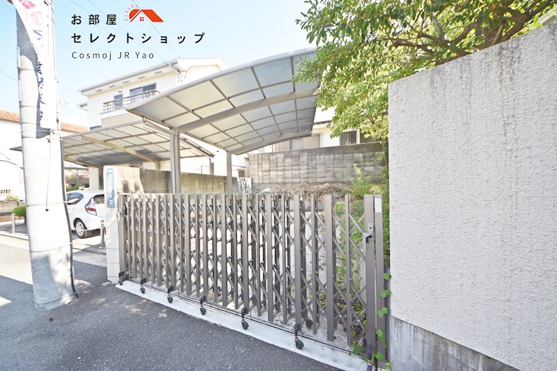 八尾市山本町4丁目戸建（５LDK） 駐車場