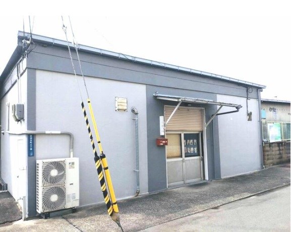 貸倉庫・工場　八尾市 跡部本町３丁目　広さ約１７坪　跡部本町貸倉庫　準工業地域 玄関