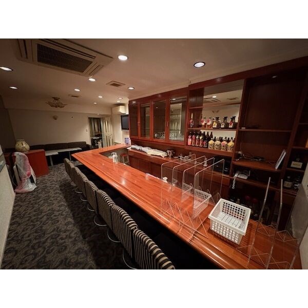 貸店舗・事務所　八尾市 中田２丁目　広さ約９坪　角部屋　中田2丁目住居付店舗 玄関