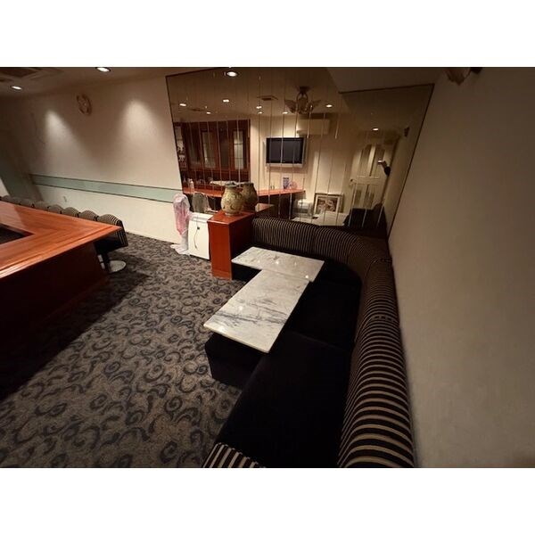 貸店舗・事務所　八尾市 中田２丁目　広さ約９坪　角部屋　中田2丁目住居付店舗 ベランダ