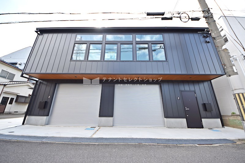 貸倉庫・事務所　八尾市 高砂町２丁目　広さ延べ約１２坪　屋外Ｐ１台付き　ガレージハウス　Eliz八尾高砂 その他