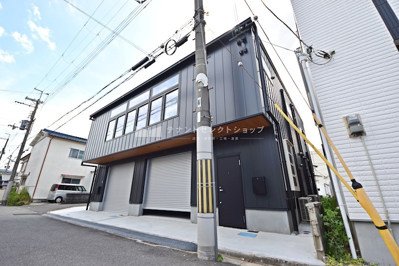 貸倉庫・事務所　八尾市 高砂町２丁目　広さ延べ約１２坪　屋外Ｐ１台付き　ガレージハウス　Eliz八尾高砂 その他