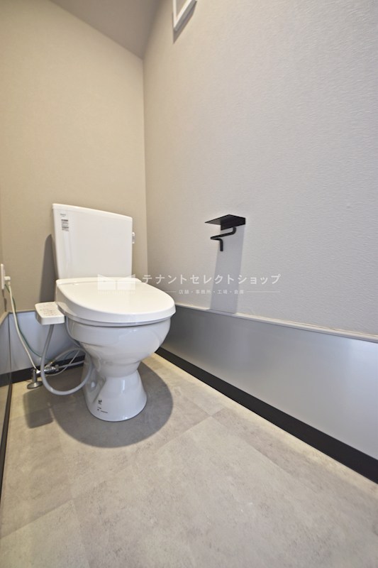 貸倉庫・事務所　八尾市 高砂町２丁目　広さ延べ約１２坪　屋外Ｐ１台付き　ガレージハウス　Eliz八尾高砂 ベッドルーム