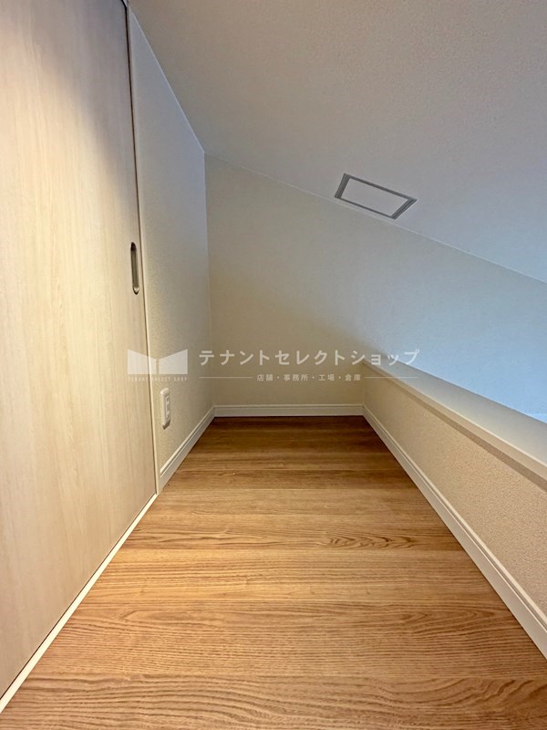 貸店舗・事務所　東大阪市 衣摺３丁目　広さ延べ約１２坪　テラスハウス その他
