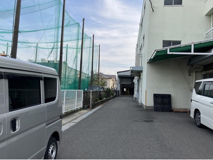 貸工場・倉庫　東大阪市 楠根２丁目　広さ延べ約５３４坪　準工業地域　楠根２丁目貸工場・事務所 駐車場