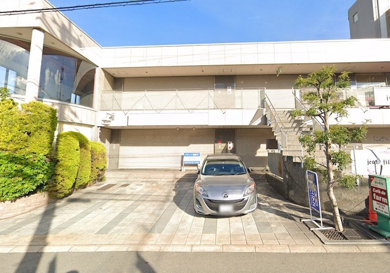 貸店舗・事務所　東大阪市 中石切町4丁目　広さ約１７坪　リバーサイドビル 外観
