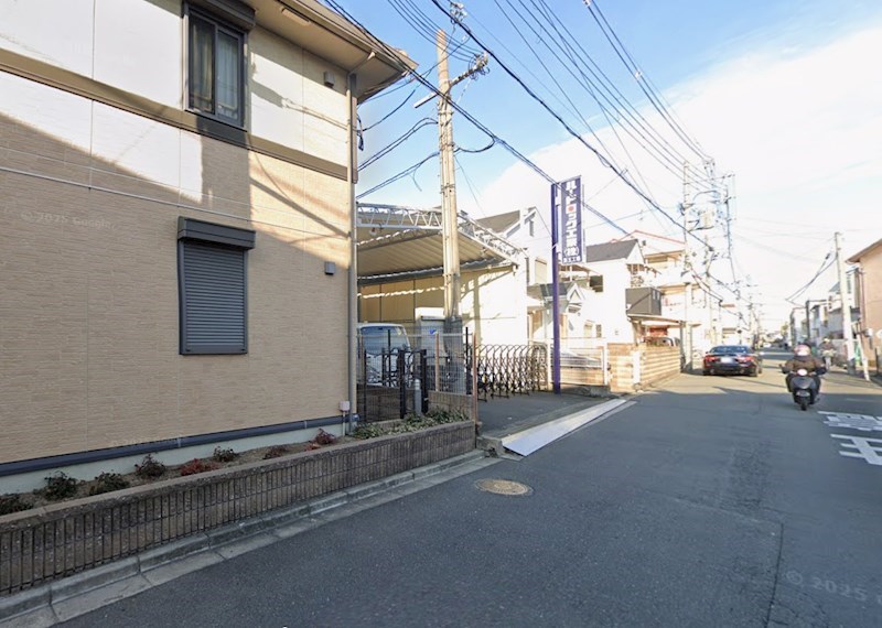 貸工場・倉庫　東大阪市 森河内東２丁目　広さ延べ約３２９坪　前面駐車スペースあり 玄関