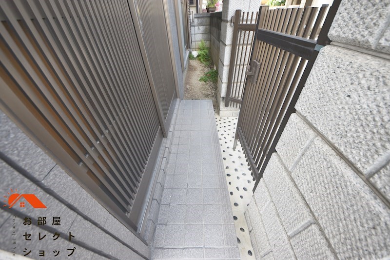 植松町2丁目戸建 玄関