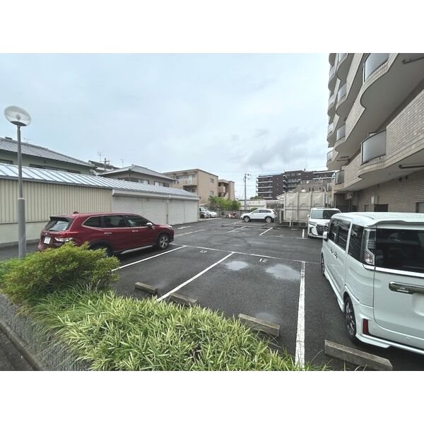 ヒューマンスペースハテンコウ 駐車場