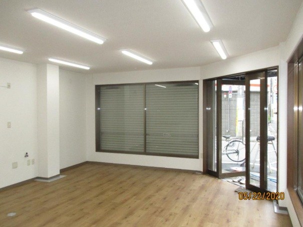 貸店舗・事務所　東大阪市 荒川３丁目　広さ約９坪　トイレ・ミニキッチンあり　近隣商業地域 ベッドルーム